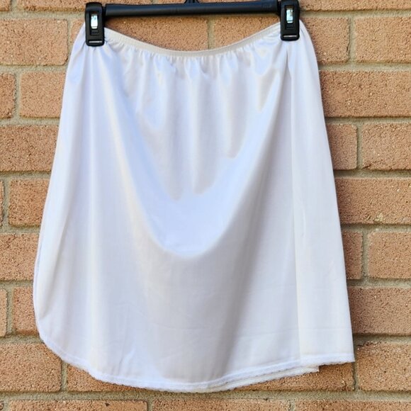 Vassarette White Half Slip Size 20 L Lace Hem Nylon - Picture 1 of 7